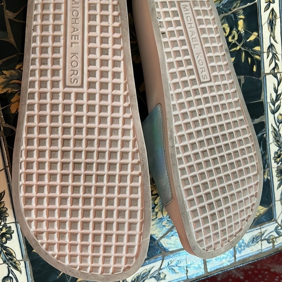 Michael Kors Gilmore Slides size 8M - Picture 8 of 8